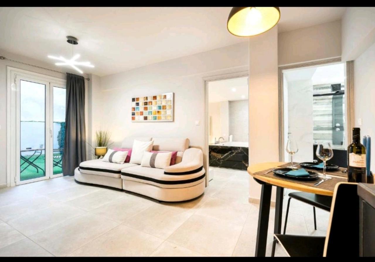 Romantic Jacuzzi Apartment Athens Exterior photo